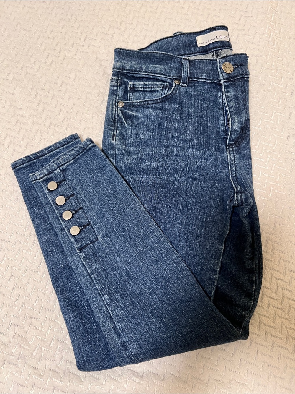 Modern Skinny Dark Blue Cropped Button-Hem Jeans